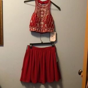 Red two pieces outfit